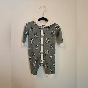 0-3m Skeleton Hand One-Piece, Halloween